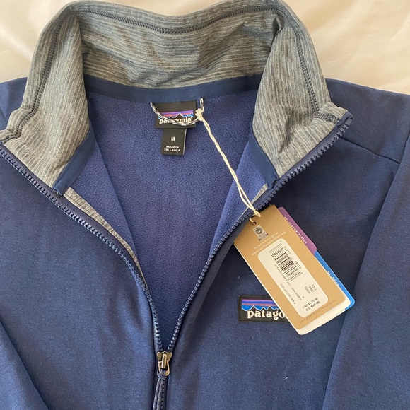 SOLD Women’s green and blue Patagonias- like new - Picture 8 of 9